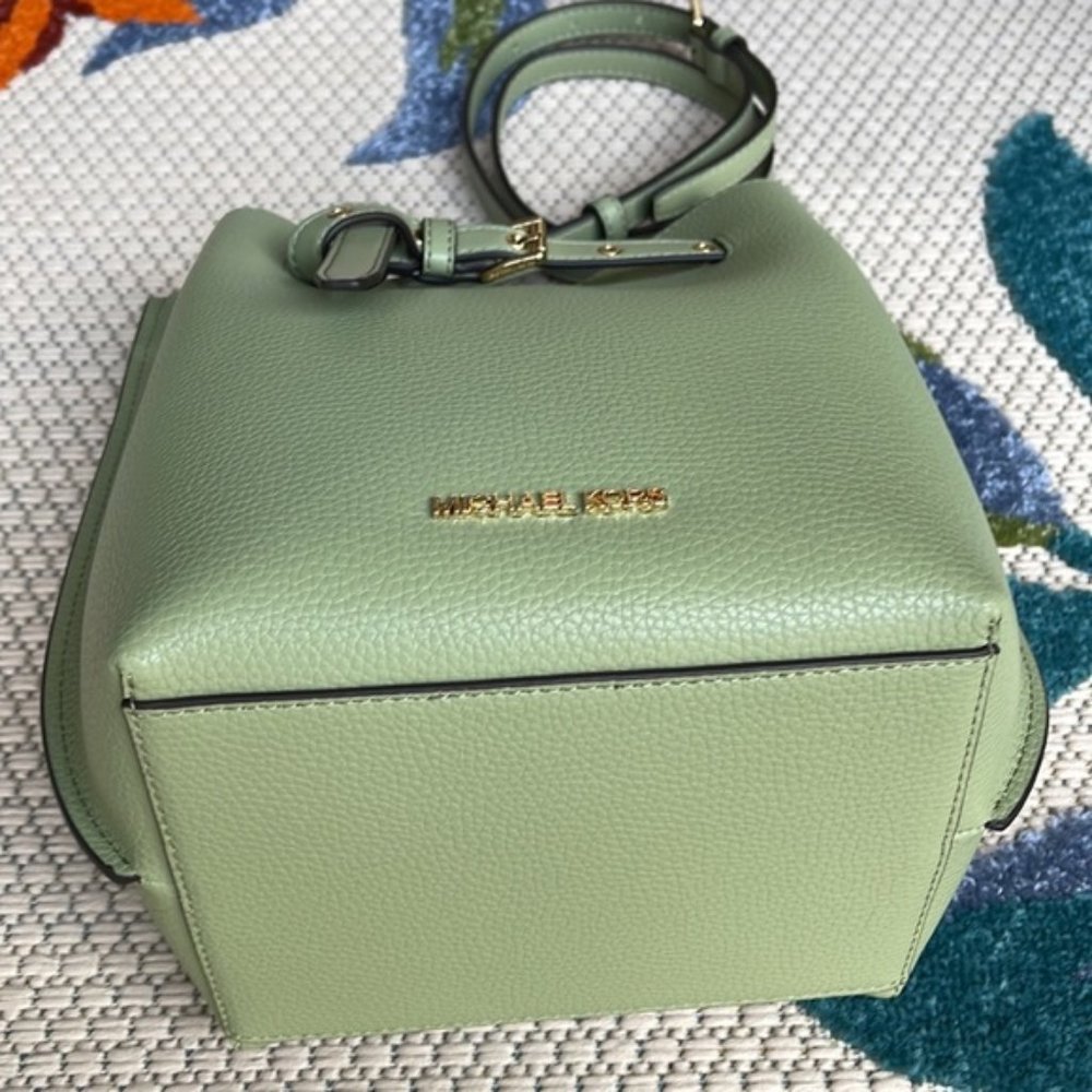 Michael Kors Emilia Small Bucket Bag Messenger Leather Light Sage - Picture 14 of 16